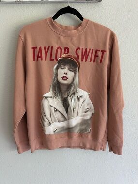 Taylor Swift Dusty Rose Graphic Crewneck Sweatshirt
